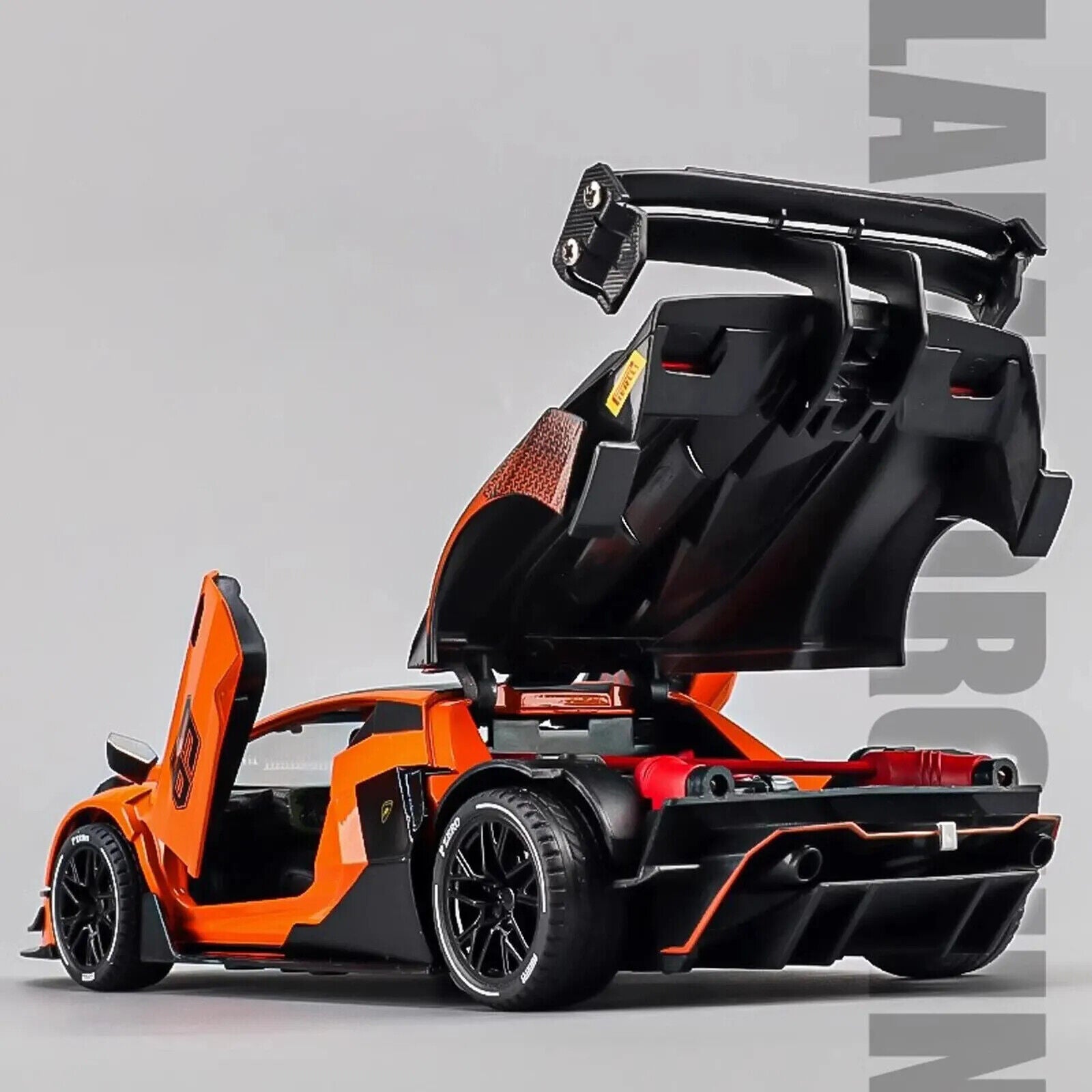 Lamborghini Modell Auto Maßstab 1:24 detailgetreu Ton und Lichteffekte
